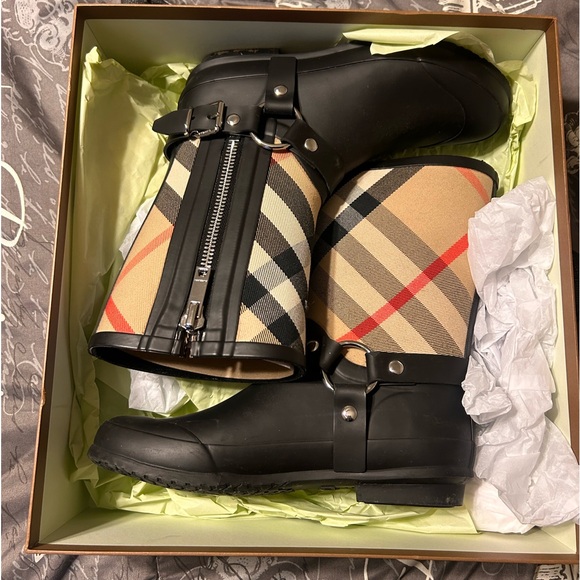 Burberry Holloway Nova Check Belted Rubber Canvas Rain Boots - Picture 7 of 11